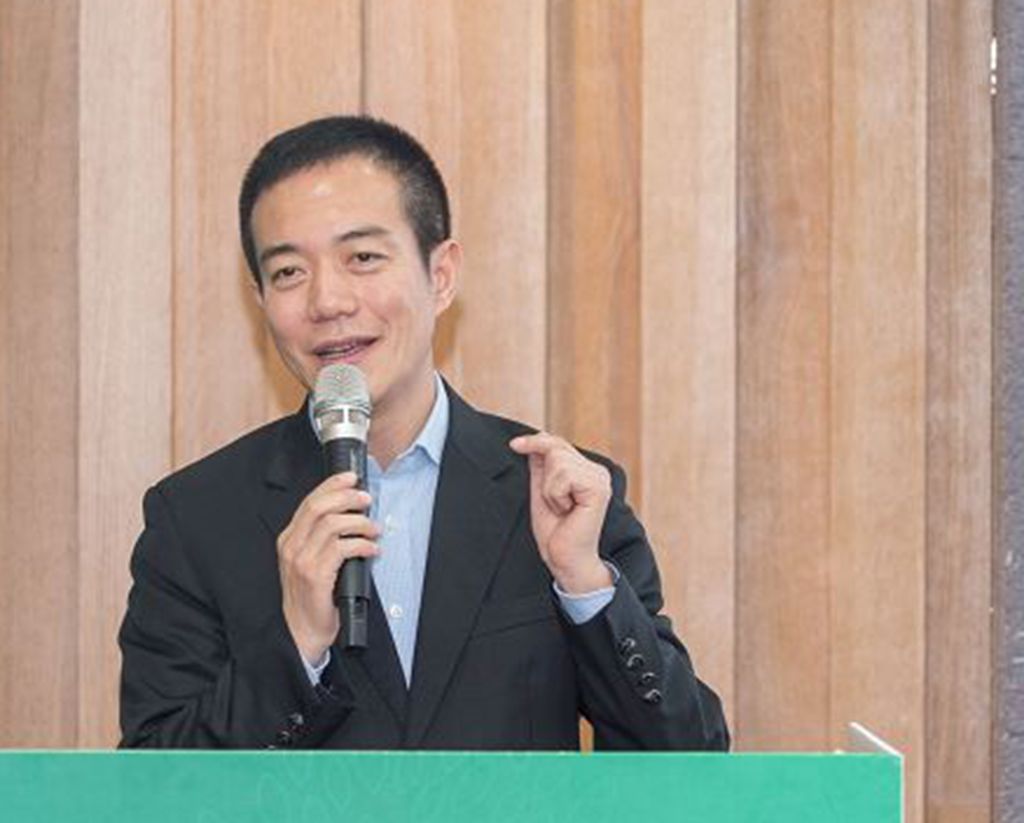 高鹏翔.jpg